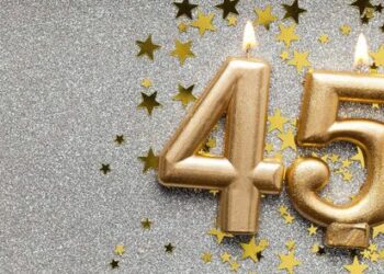 Привітання з ювілеєм 45 років: своїми словами, в прозі, у віршах, картинки та листівки