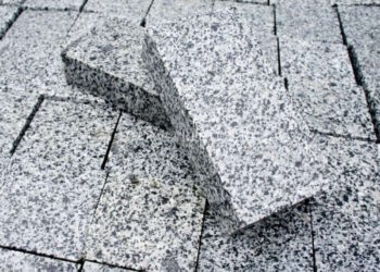 По бруківці крізь віки: гранітна історія України