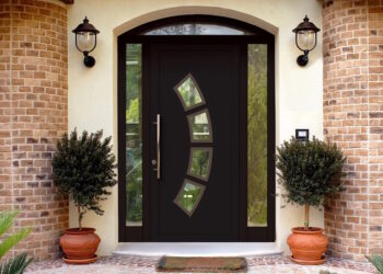 Входная дверь