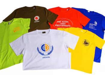 футболки з логотипом