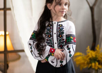 Вишиванка для юної модниці: гід з вибору