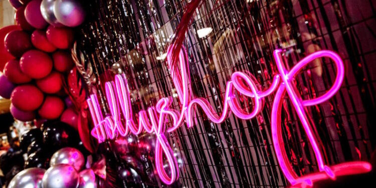 Стильные неоновые вывески помогают выигрывать в борьбе с конкурентами