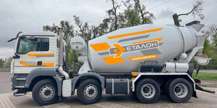 Як здійснюють доставку бетону
